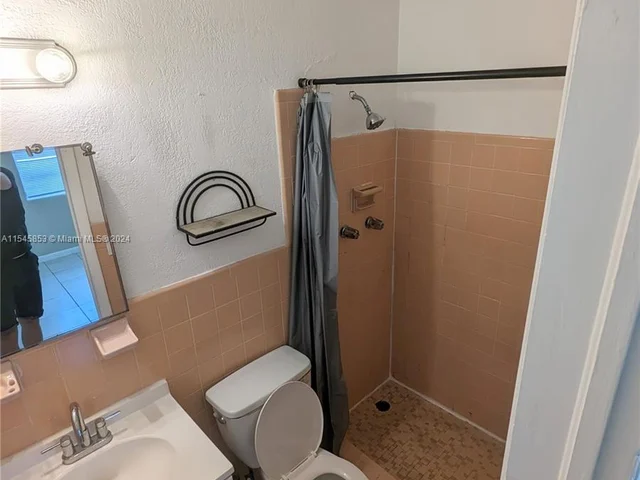 196 NW 34th Ave, Lauderhill FL 33311