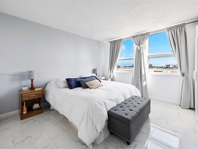 90 Alton Rd # 707, Miami Beach FL 33139