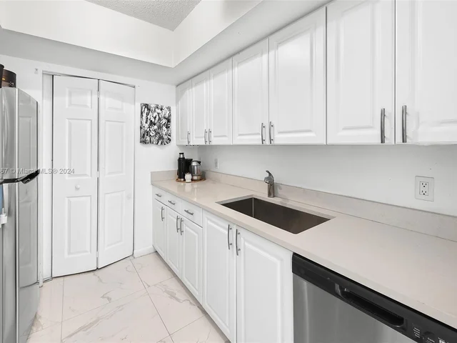 90 Alton Rd # 707, Miami Beach FL 33139