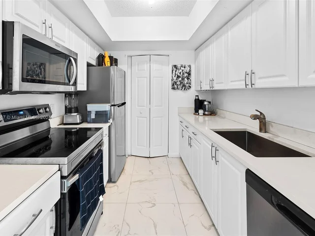 90 Alton Rd # 707, Miami Beach FL 33139