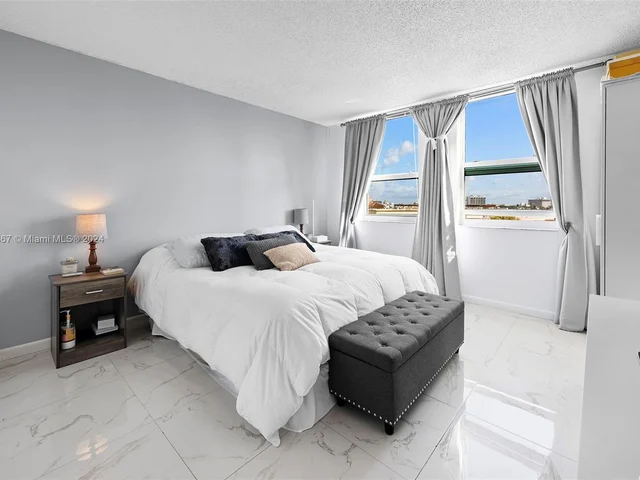 90 Alton Rd # 707, Miami Beach FL 33139