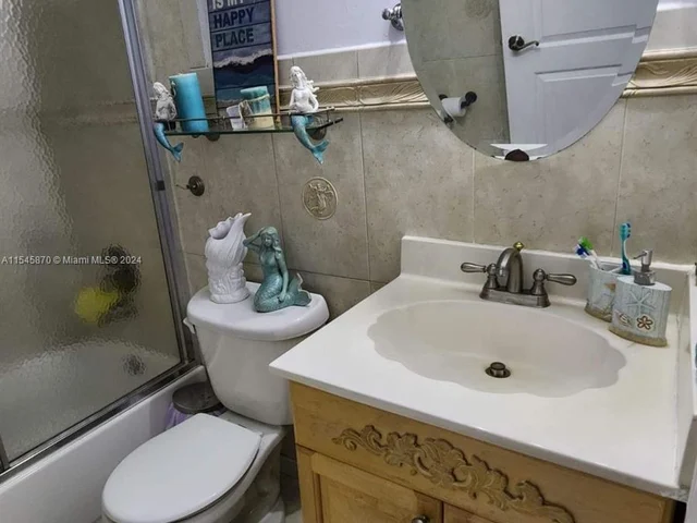 9344 NW 121st Ter, Hialeah Gardens FL 33018