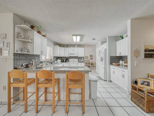 9855 SW 122nd Ave, Miami FL 33186