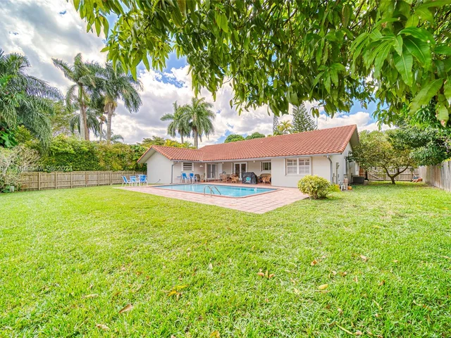 9855 SW 122nd Ave, Miami FL 33186
