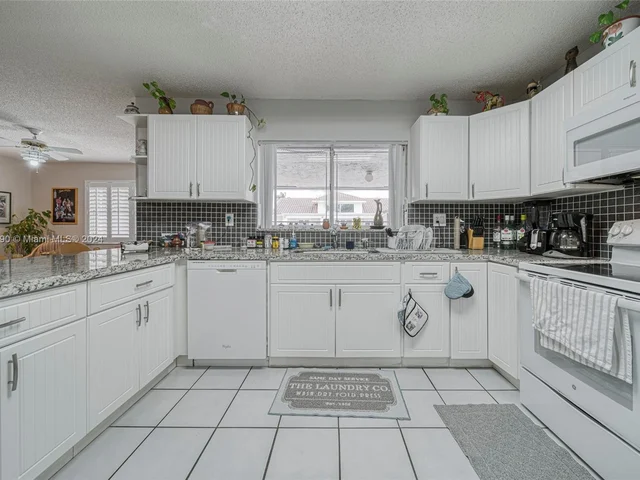 9855 SW 122nd Ave, Miami FL 33186