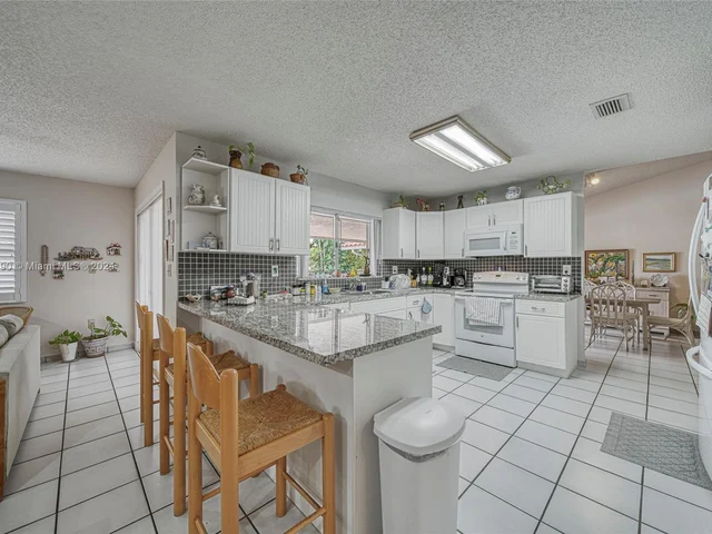 9855 SW 122nd Ave, Miami FL 33186