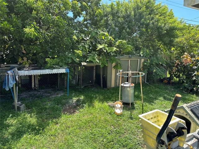 1713 Lauderdale Manor Dr, Fort Lauderdale FL 33311