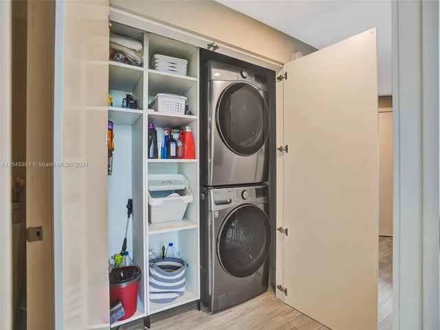 16385 Biscayne Blvd, North Miami Beach FL 33160