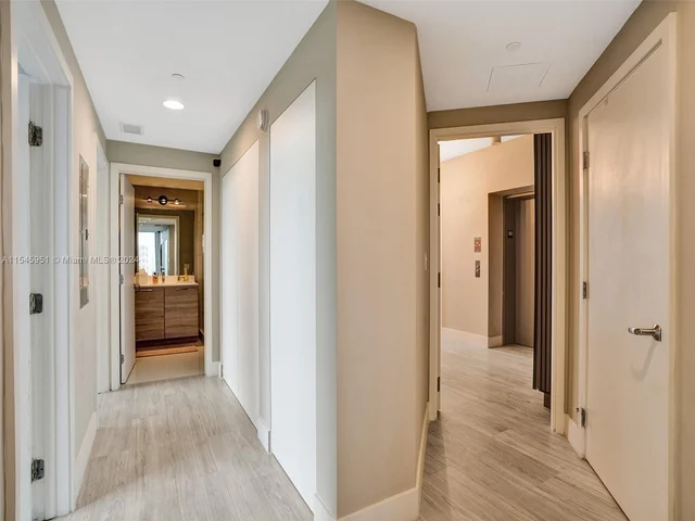 16385 Biscayne Blvd, North Miami Beach FL 33160