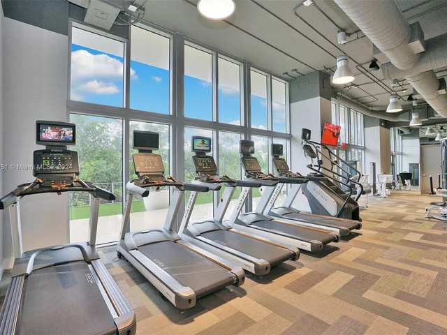 16385 Biscayne Blvd, North Miami Beach FL 33160