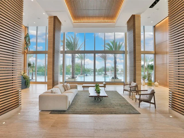 16385 Biscayne Blvd, North Miami Beach FL 33160