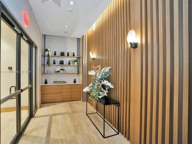 16385 Biscayne Blvd, North Miami Beach FL 33160