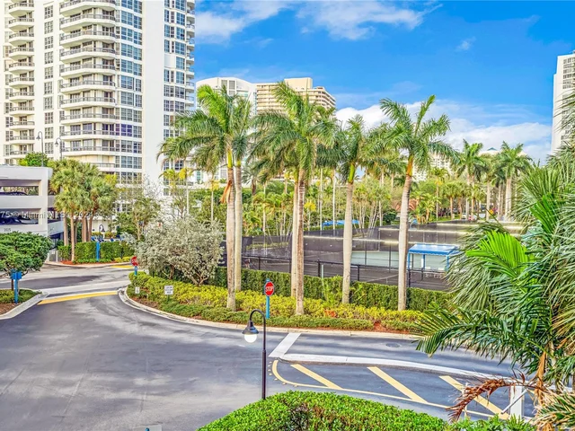 3530 Mystic Pointe Dr # 309, Aventura FL 33180