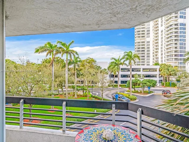 3530 Mystic Pointe Dr # 309, Aventura FL 33180