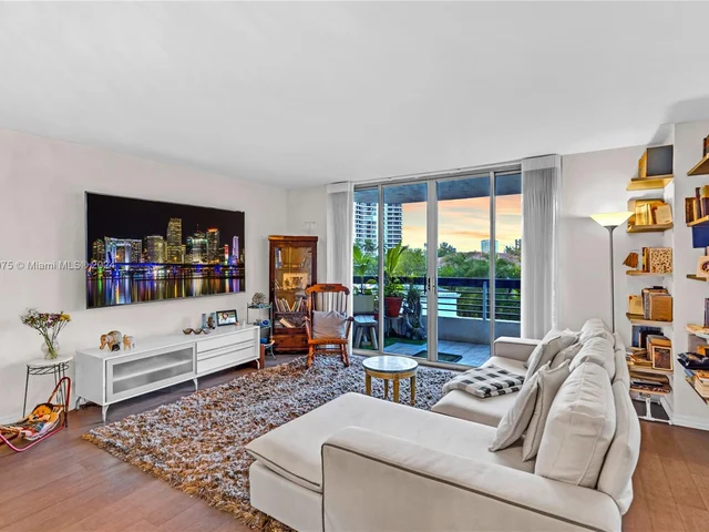 3530 Mystic Pointe Dr # 309, Aventura FL 33180