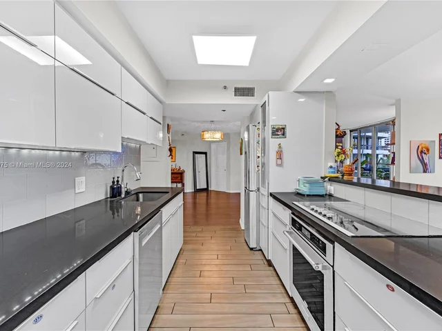 3530 Mystic Pointe Dr # 309, Aventura FL 33180