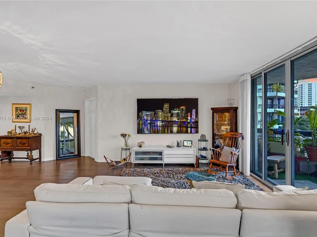 3530 Mystic Pointe Dr # 309, Aventura FL 33180