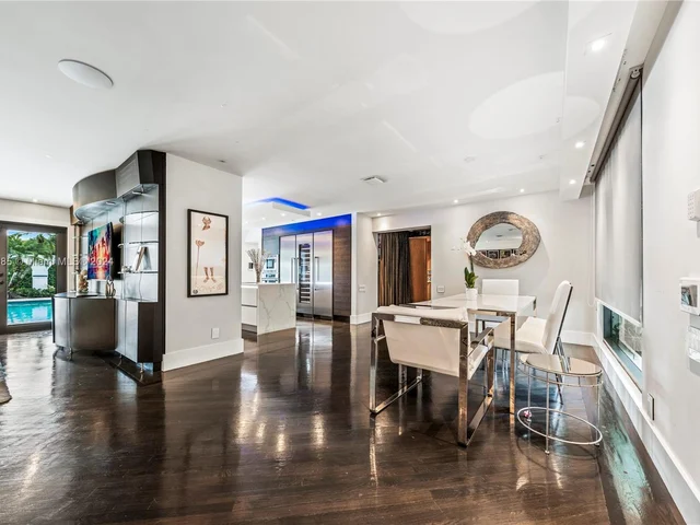 5820 Palm Tree Rd, Plantation FL 33317