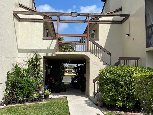 475 NW 210th St # 206, Miami FL 33169