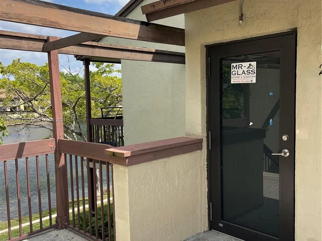 475 NW 210th St # 206, Miami FL 33169