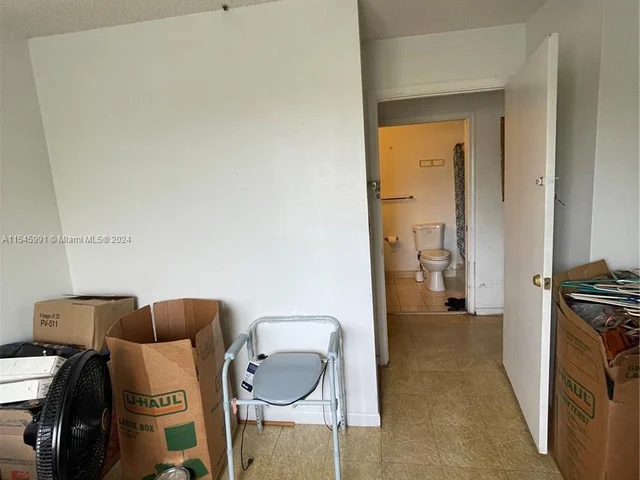 475 NW 210th St # 206, Miami FL 33169