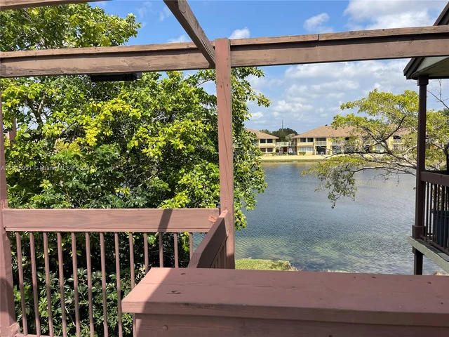 475 NW 210th St # 206, Miami FL 33169