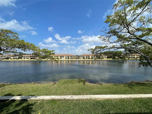 475 NW 210th St # 206, Miami FL 33169