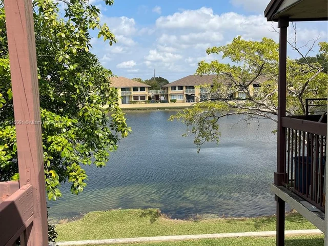 475 NW 210th St # 206, Miami FL 33169