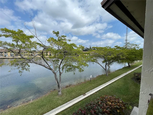 475 NW 210th St # 206, Miami FL 33169