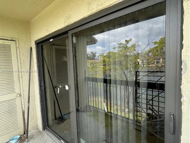 475 NW 210th St # 206, Miami FL 33169