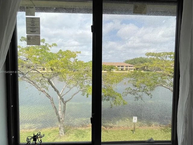 475 NW 210th St # 206, Miami FL 33169