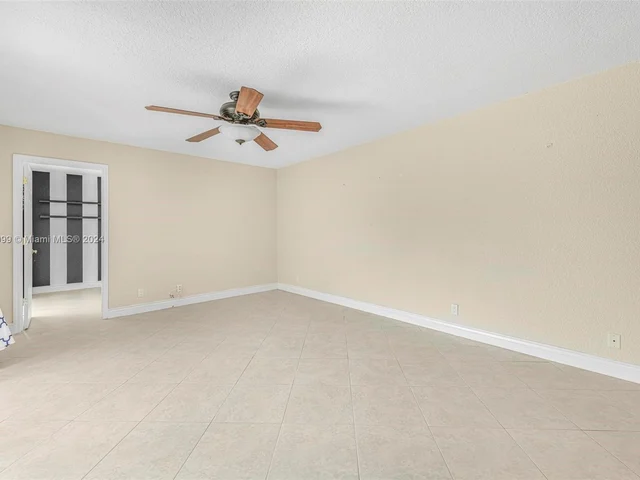 2600 Garden Ct, Cooper City FL 33026