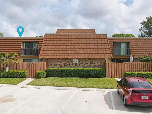 2600 Garden Ct, Cooper City FL 33026