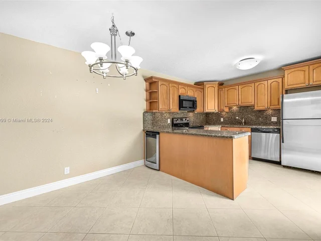 2600 Garden Ct, Cooper City FL 33026