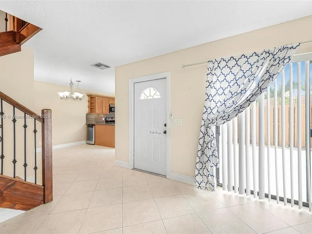 2600 Garden Ct, Cooper City FL 33026