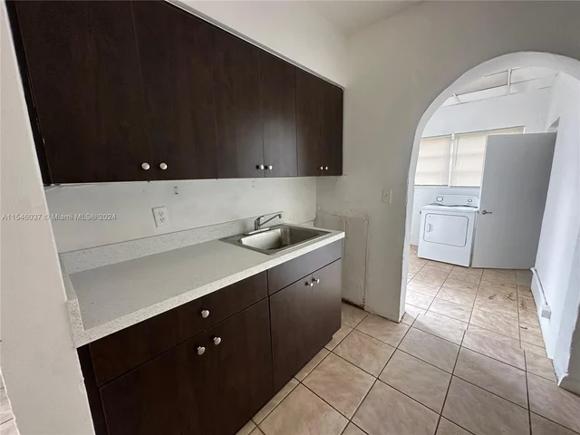 5510 SW 32nd St # 1, Pembroke Park FL 33023