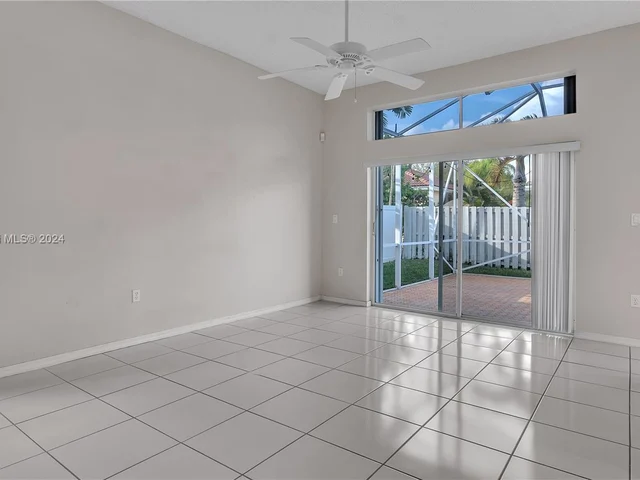 19113 NW 23rd Ct, Pembroke Pines FL 33029