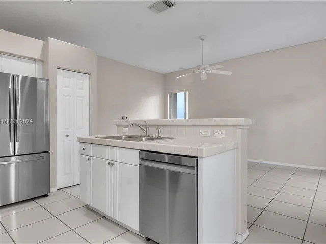 19113 NW 23rd Ct, Pembroke Pines FL 33029