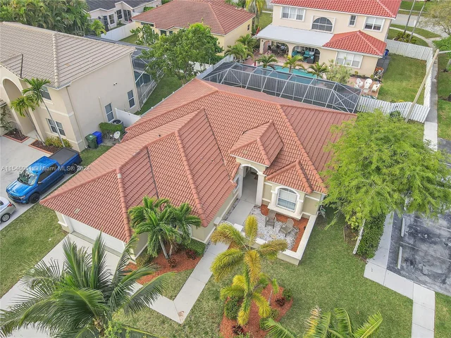 19113 NW 23rd Ct, Pembroke Pines FL 33029