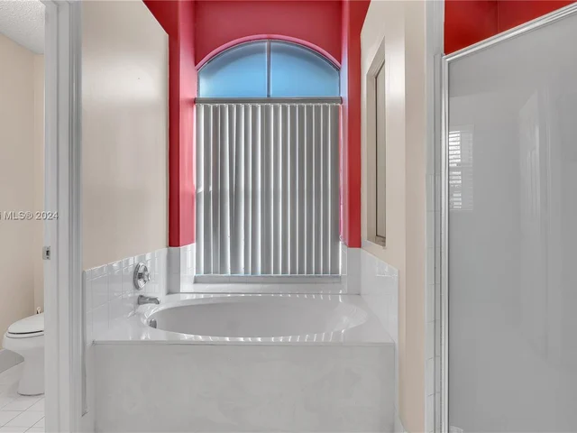 19113 NW 23rd Ct, Pembroke Pines FL 33029