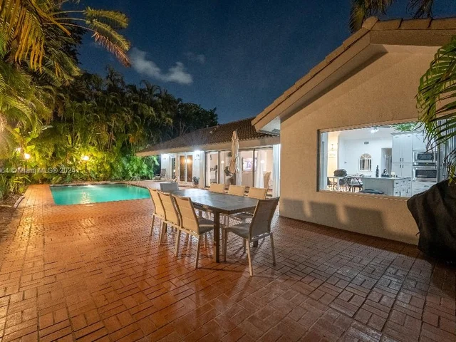 395 NW 89th Ln, Coral Springs FL 33071