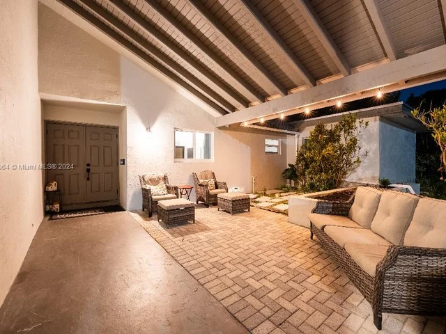 395 NW 89th Ln, Coral Springs FL 33071