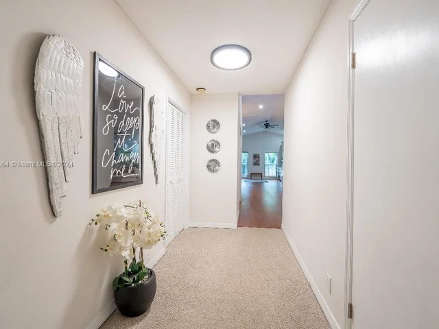 395 NW 89th Ln, Coral Springs FL 33071