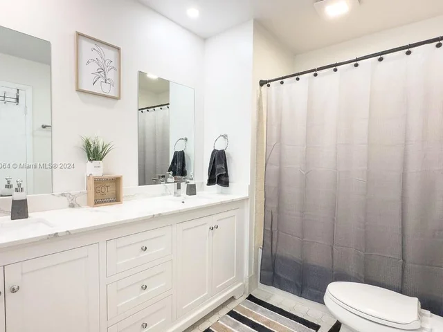 395 NW 89th Ln, Coral Springs FL 33071