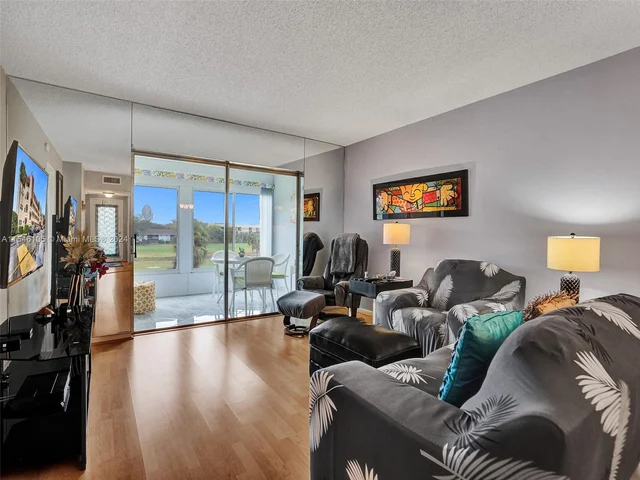 1045 Country Club Dr # 308, Margate FL 33063