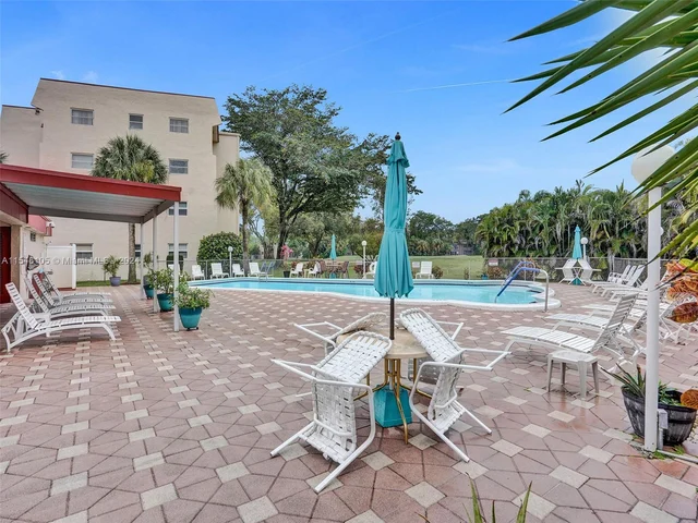1045 Country Club Dr # 308, Margate FL 33063