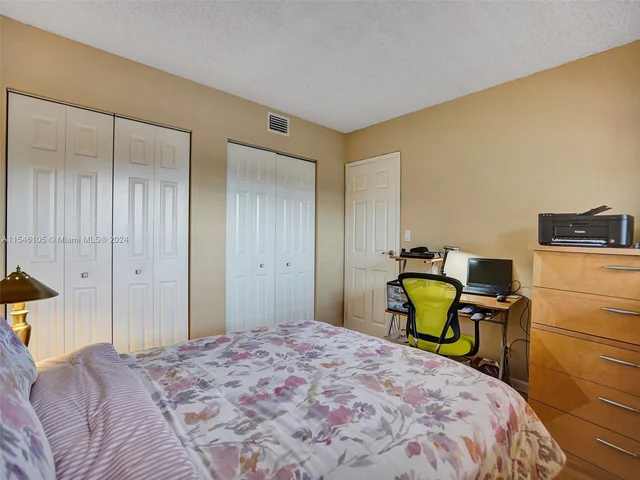 1045 Country Club Dr # 308, Margate FL 33063