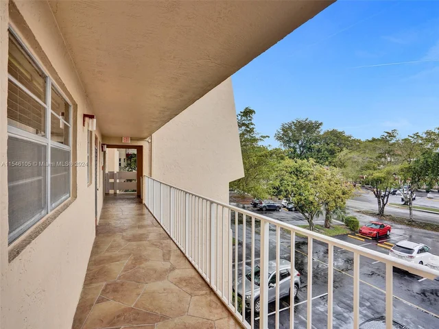 1045 Country Club Dr # 308, Margate FL 33063