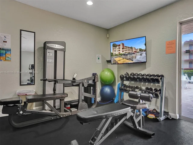 1045 Country Club Dr # 308, Margate FL 33063