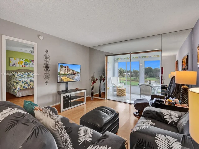 1045 Country Club Dr # 308, Margate FL 33063